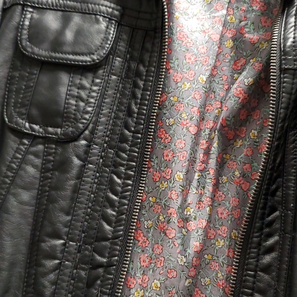 Faux leather jacket - Picture 3 of 8